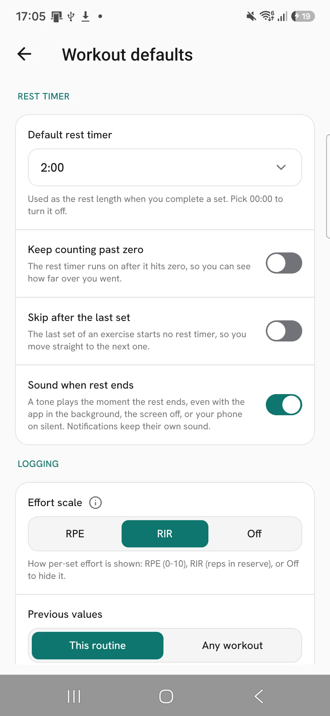 Workout defaults with the Default rest timer field at the top, set to 2:00.